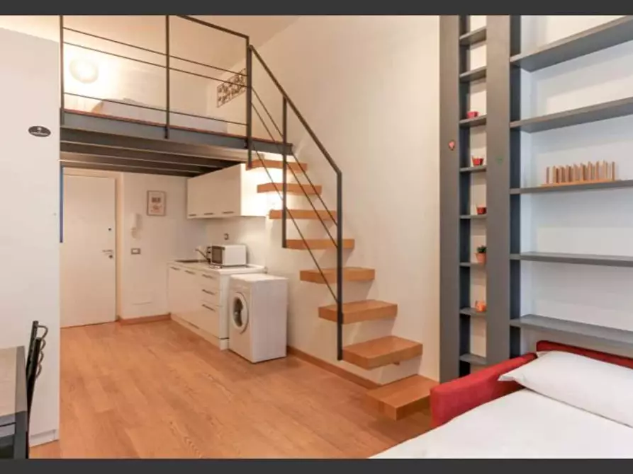Immagine 1 di Appartamento in affitto  in Via Giulio Uberti11 a Milano