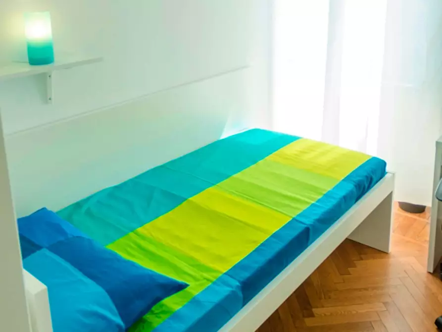 Immagine 2 di Camera in affitto  in Piazza Tancredi Galimberti25 a Torino