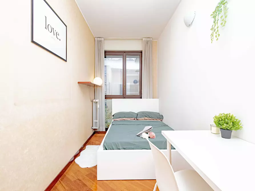 Immagine 1 di Camera in affitto  in Via Francesco Caracciolo77 a Milano