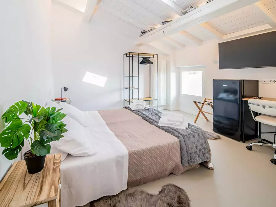 Immagine 3 di Camera in affitto  in Strada della Genovesa44 a Verona