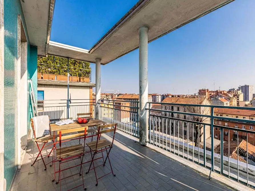 Immagine 1 di Camera in affitto  in Via Arcivescovo Romilli4 a Milano