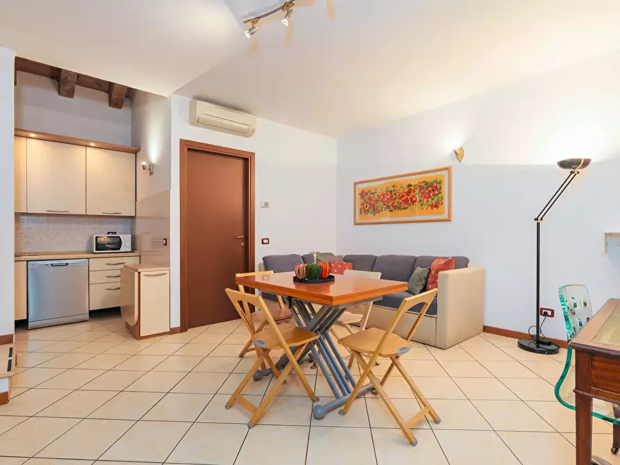 Immagine 5 di Appartamento in affitto  in Via Coluccio Salutati a Milano