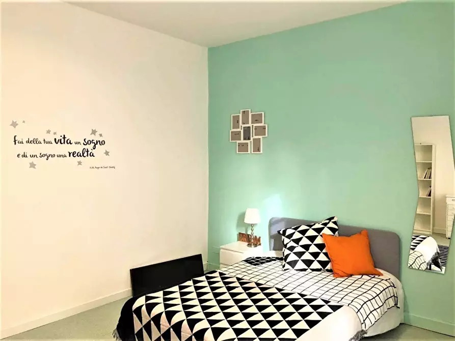 Immagine 4 di Camera in affitto  in Via della Cernaia38 a Firenze