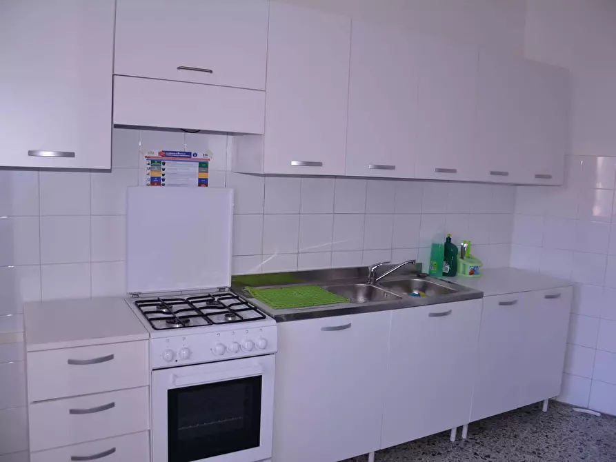 Immagine 5 di Camera in affitto  in Via Ingurtosu9 a Cagliari