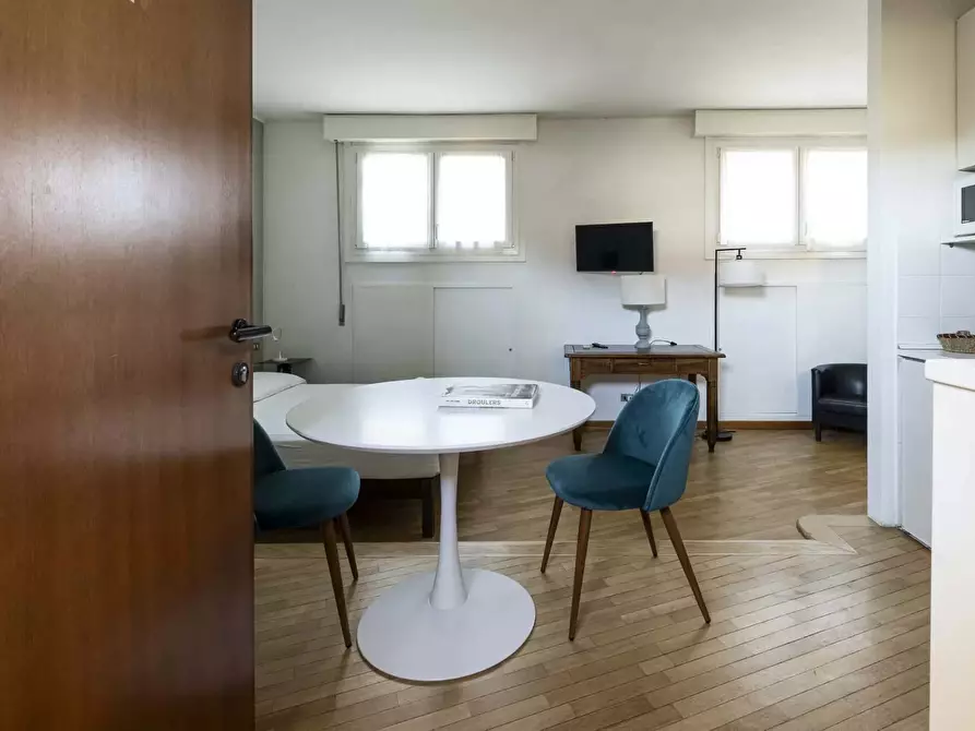 Immagine 7 di Appartamento in affitto  in Corso Venezia6 a Milano