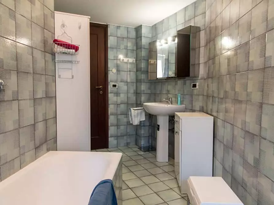 Immagine 10 di Camera in affitto  in Via Nomentana263 a Roma