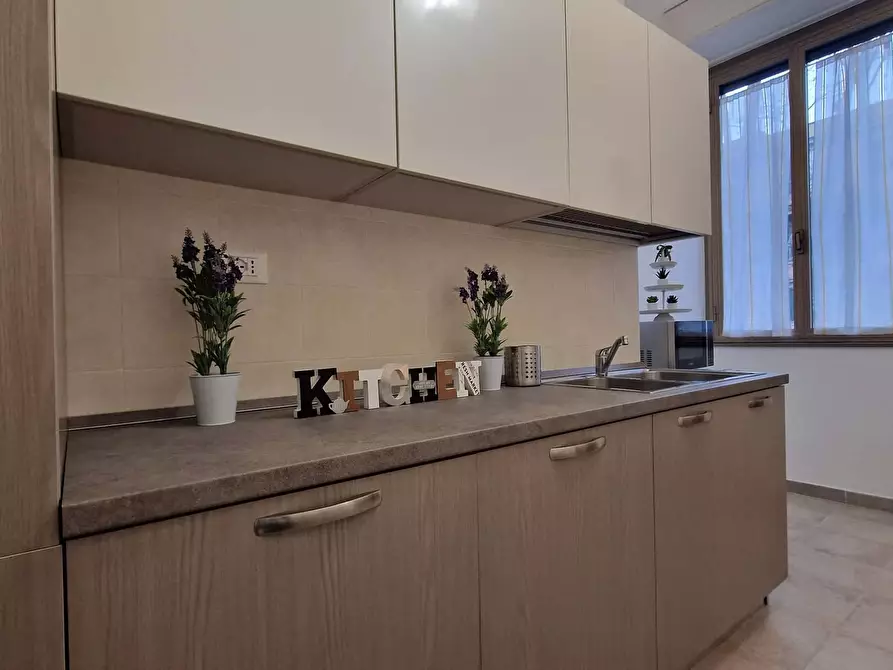 Immagine 15 di Camera in affitto  in Via Cerveteri13 a Roma