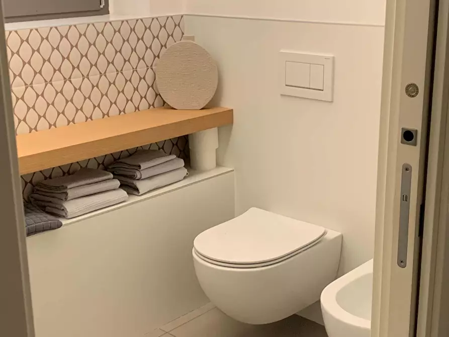 Immagine 18 di Appartamento in affitto  in Via Santo Garovaglio19 a Como