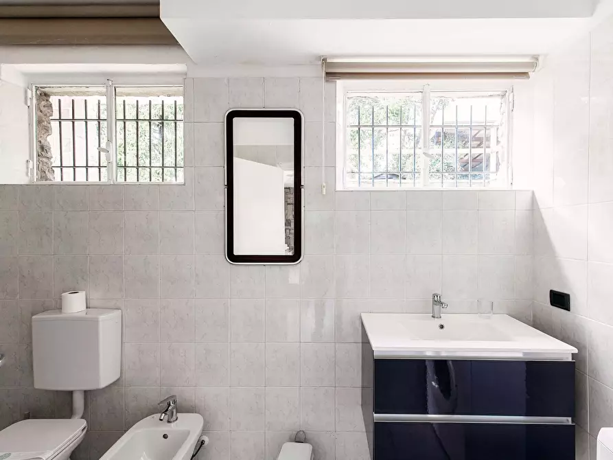 Immagine 23 di Appartamento in affitto  in Via Crotto Urago17 a Barni