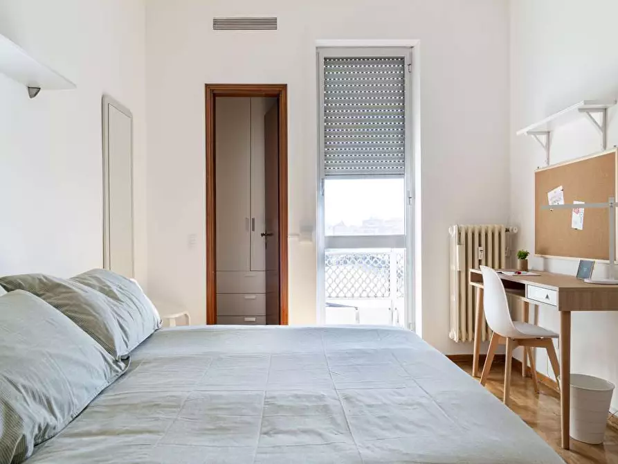 Immagine 5 di Camera in affitto  in Via Gianfranco Zuretti75 a Milano