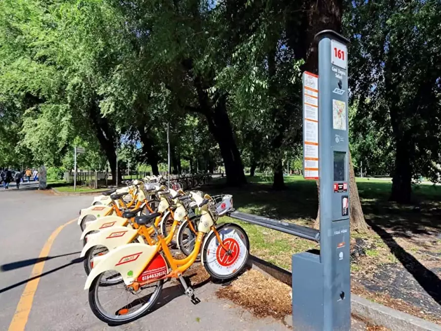 Immagine 51 di Appartamento in affitto  in Via Andrea Solari a Milano