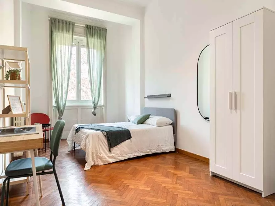 Immagine 1 di Camera in affitto  in Via Giovanni Pascoli56 a Milano