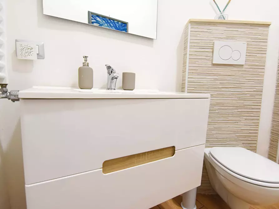 Immagine 9 di Appartamento in affitto  in Via dei Gozzadini31 a Roma