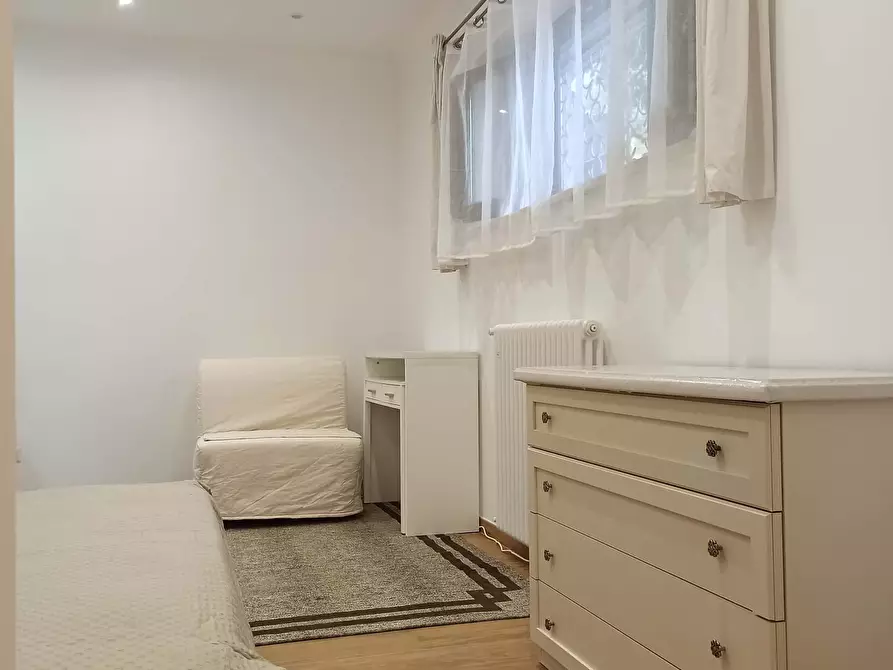 Immagine 6 di Appartamento in affitto  in Via Castell'Umberto27 a Roma