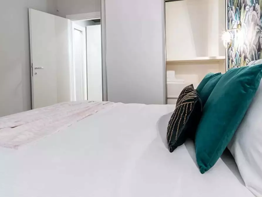 Immagine 27 di Appartamento in affitto  in Largo Cairoli a Milano