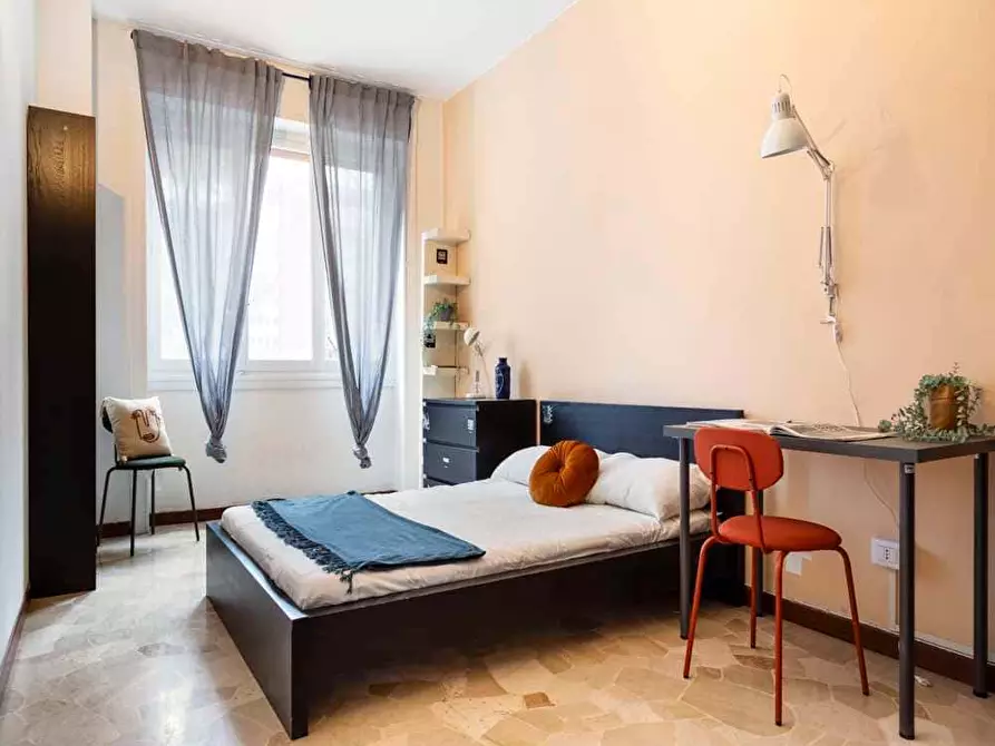 Immagine 3 di Camera in affitto  in Via Raffaello Bertieri1 a Milano