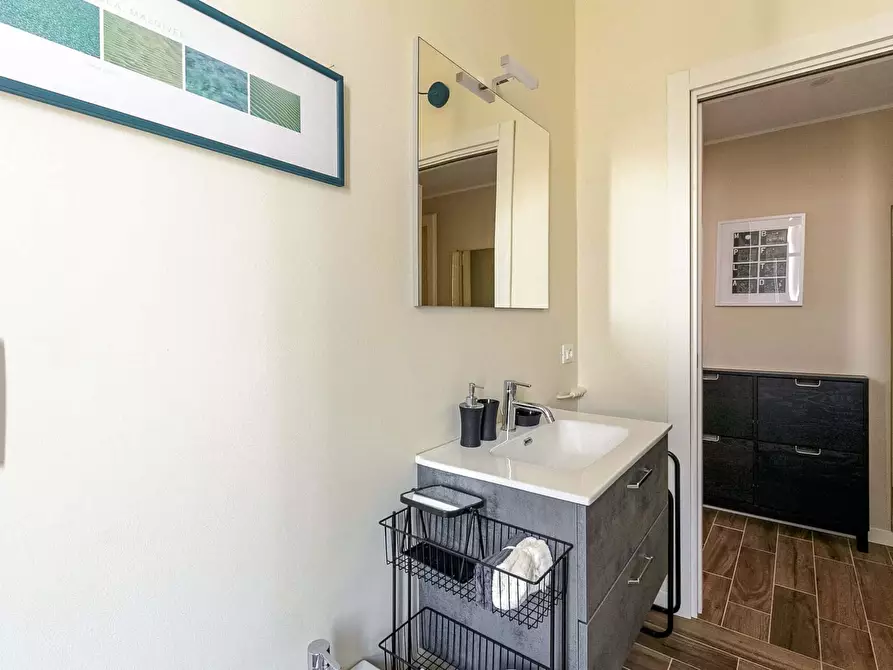 Immagine 14 di Appartamento in affitto  in Via Monviso35 a Milano