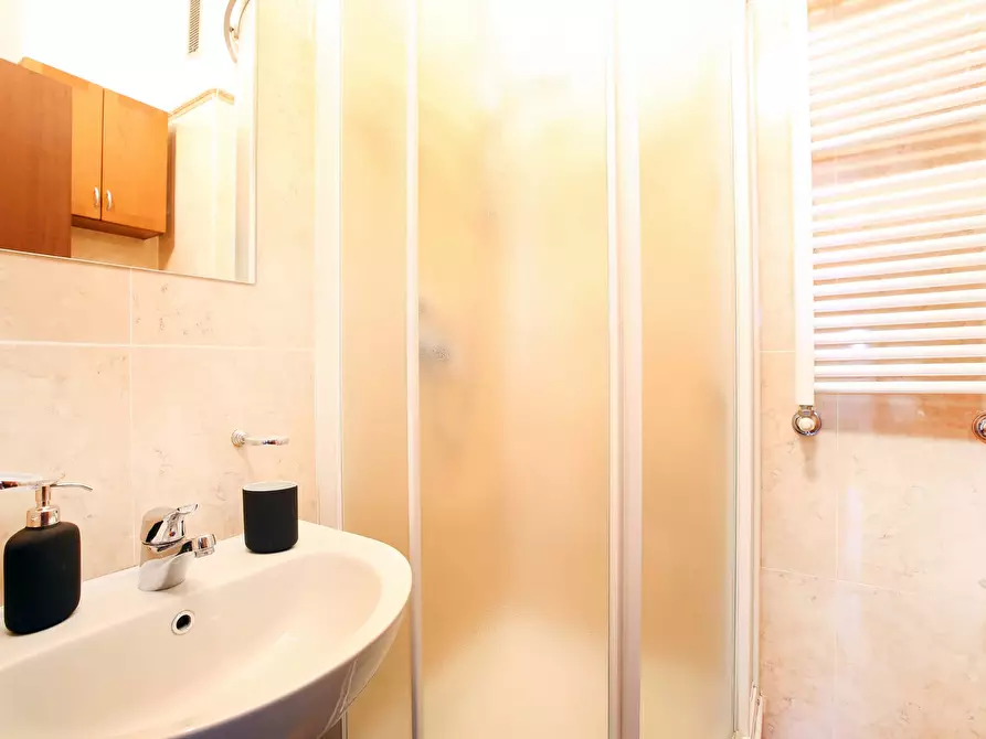 Immagine 25 di Camera in affitto  in Via Benjamin Constant2 a Milano