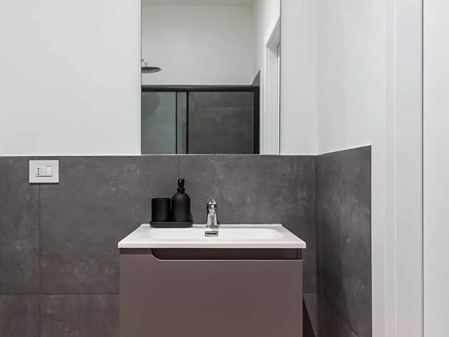 Immagine 16 di Appartamento in affitto  in Via Oreste Regnoli6 a Bologna