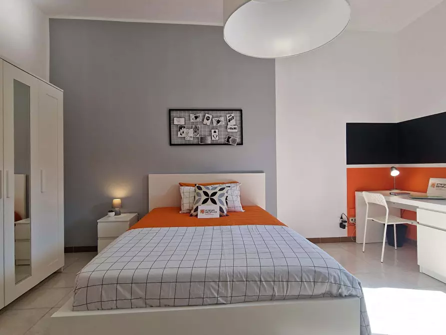 Immagine 1 di Camera in affitto  in Via Ostiense353 a Roma