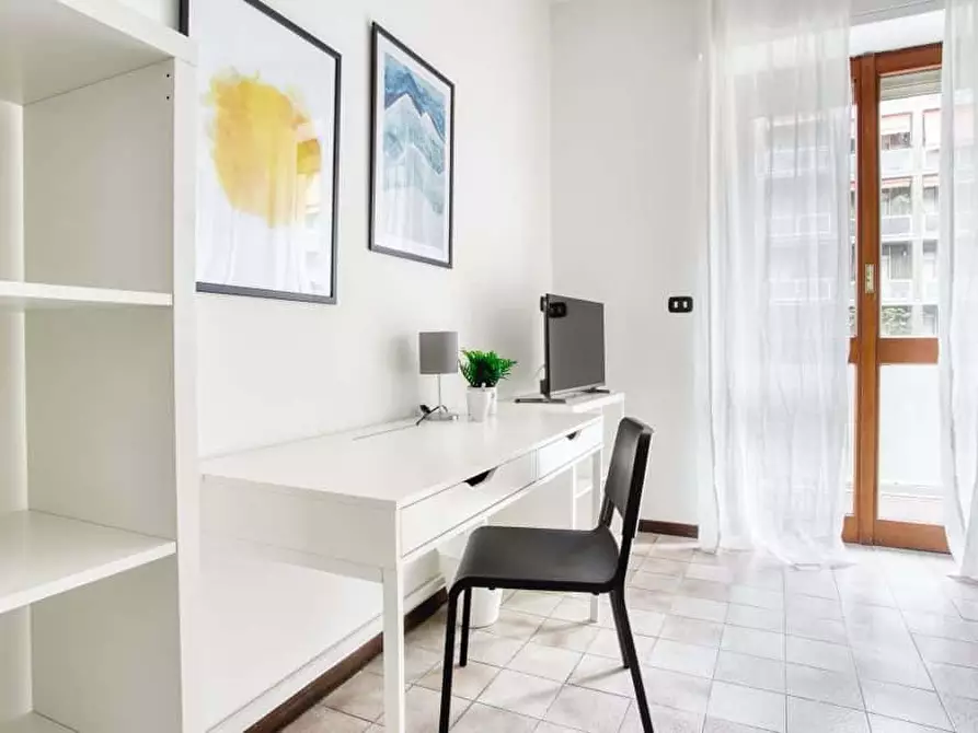 Immagine 8 di Camera in affitto  in Via Ronchi24 a Milano