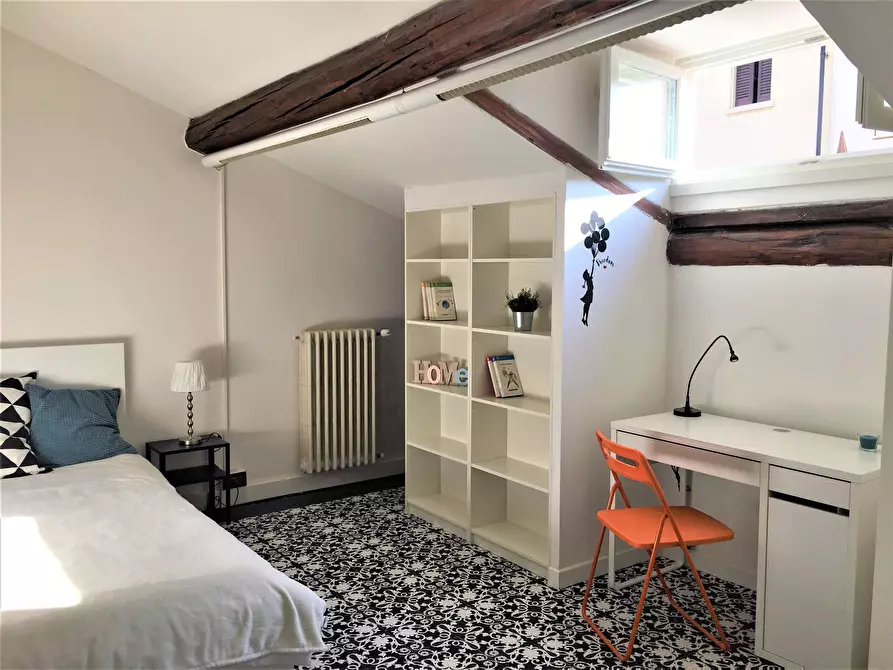 Immagine 3 di Camera in affitto  in Via della Cernaia38 a Firenze