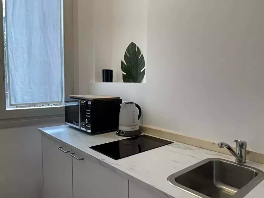 Immagine 6 di Appartamento in affitto  in Via Caccialepori41 a Milano