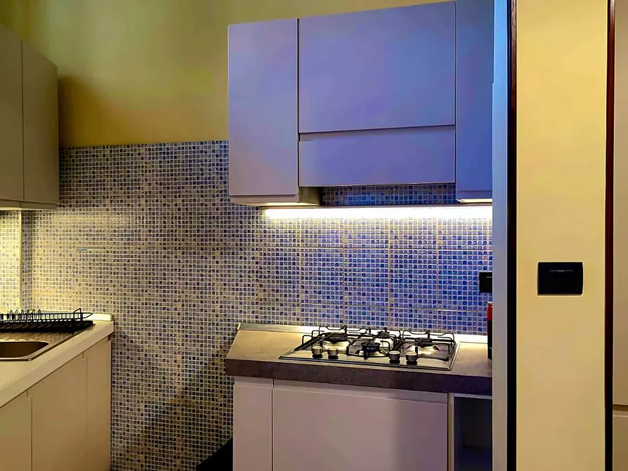 Immagine 9 di Appartamento in affitto  in Via Tavazzano a Milano