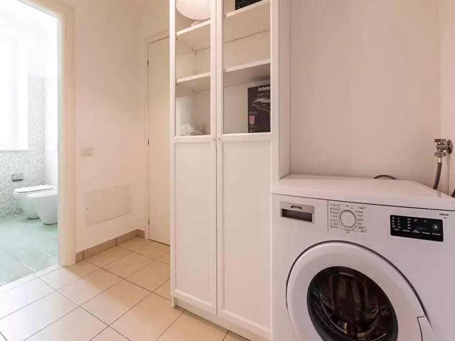 Immagine 30 di Camera in affitto  in Via Gardone5 a Milano