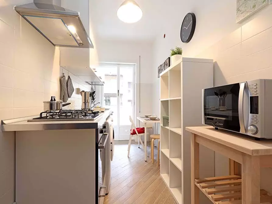 Immagine 10 di Camera in affitto  in Via Antonino Lo Surdo57 a Roma