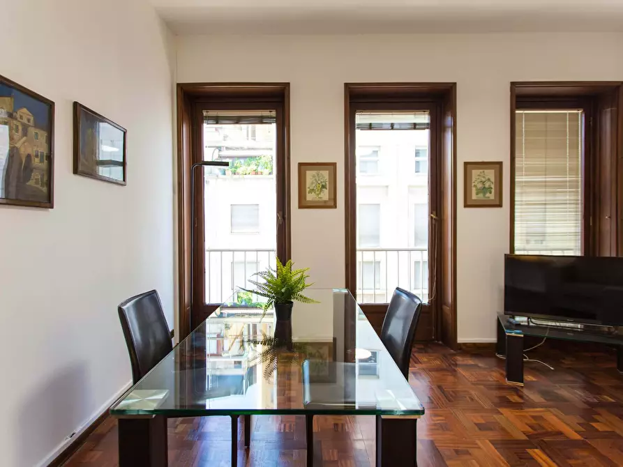 Immagine 1 di Appartamento in affitto  in Via Durini a Milano