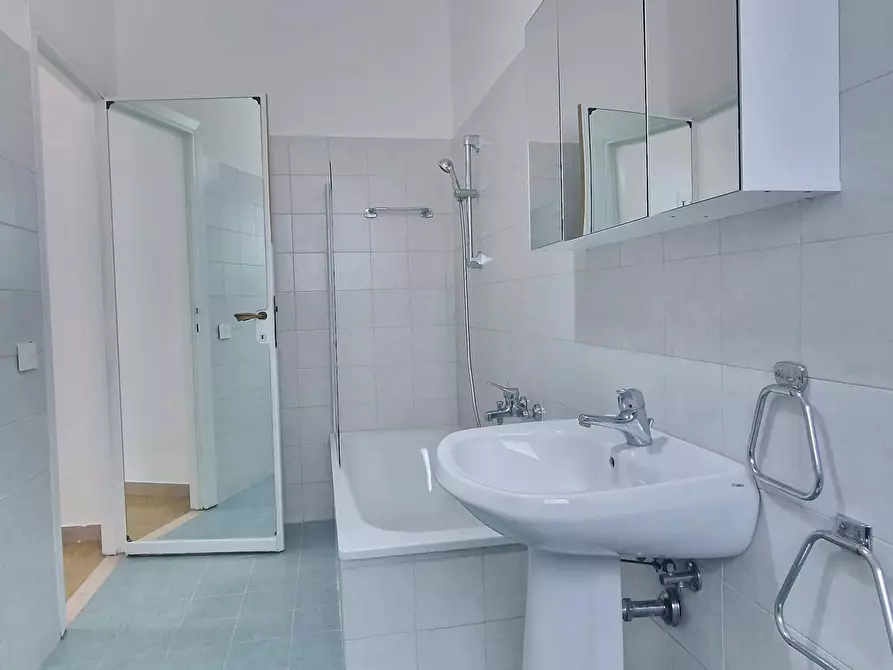 Immagine 15 di Camera in affitto  in Lungotevere di Pietra Papa61 a Roma