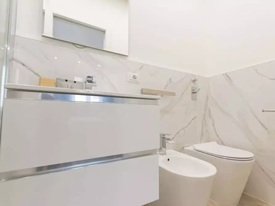 Immagine 19 di Appartamento in affitto  in Via Valassina45 a Milano