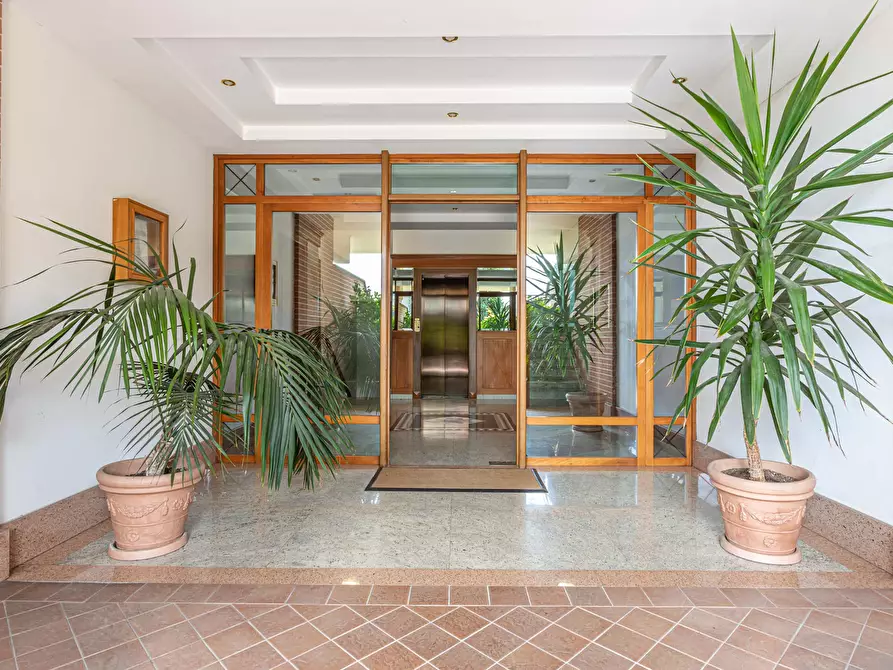 Immagine 49 di Appartamento in affitto  in Via Pietro de Francisci13 a Roma
