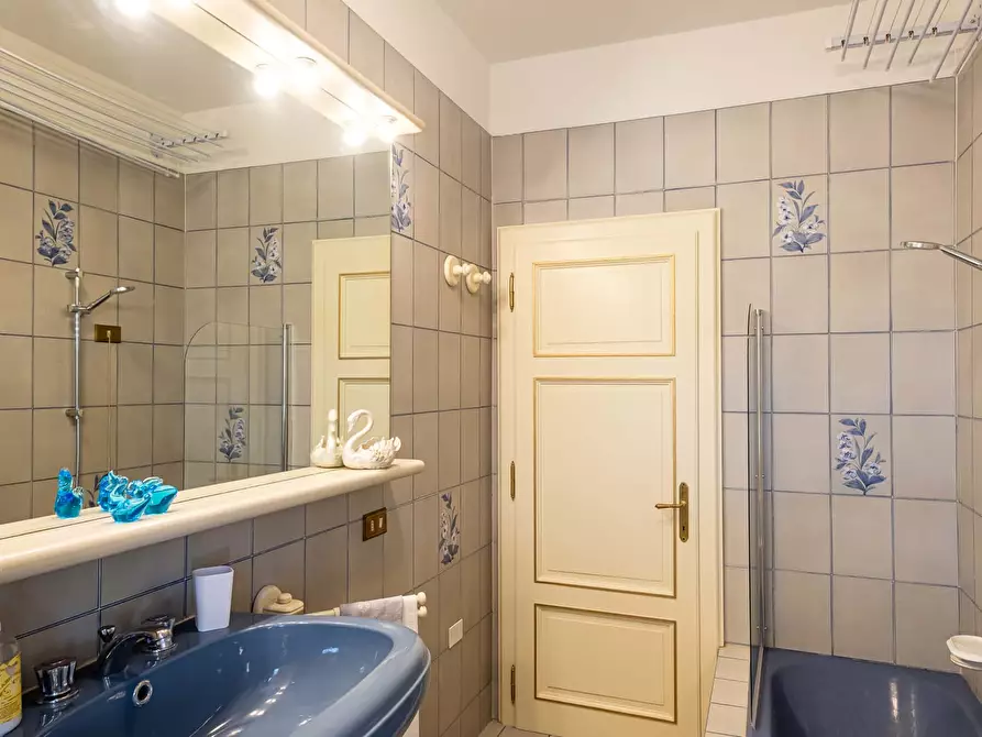 Immagine 26 di Appartamento in affitto  in Viale Lazzaro Papi117 a Lucca