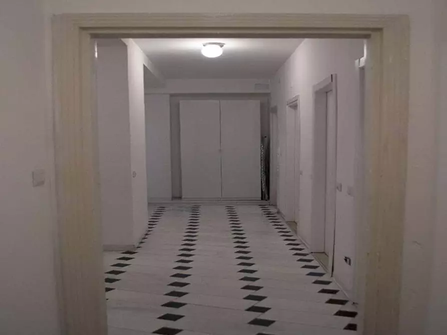 Immagine 21 di Camera in affitto  in Viale Tunisia13 a Milano