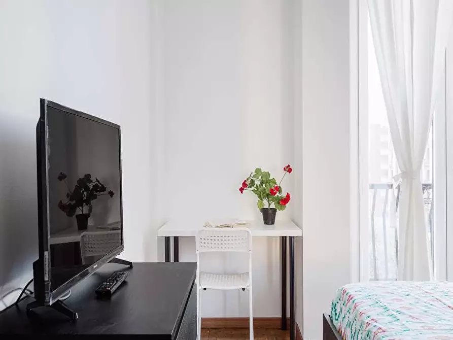 Immagine 3 di Camera in affitto  in Viale Tunisia13 a Milano