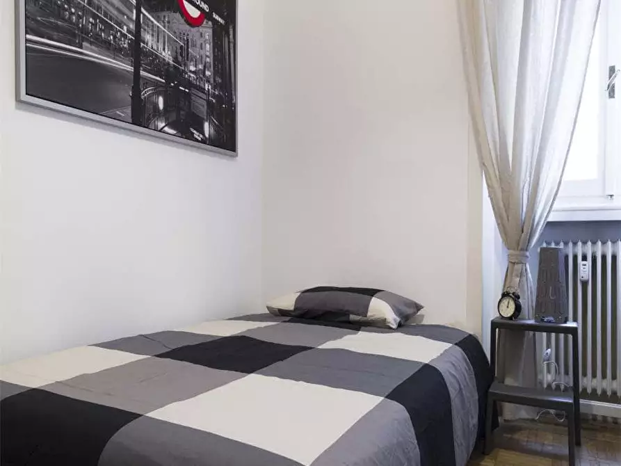 Immagine 3 di Camera in affitto  in Bastioni di Porta Volta13 a Milano