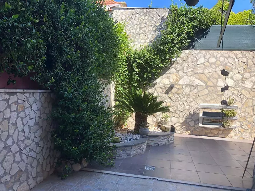 Immagine 10 di Appartamento in affitto  in Via Francolise114 a Roma