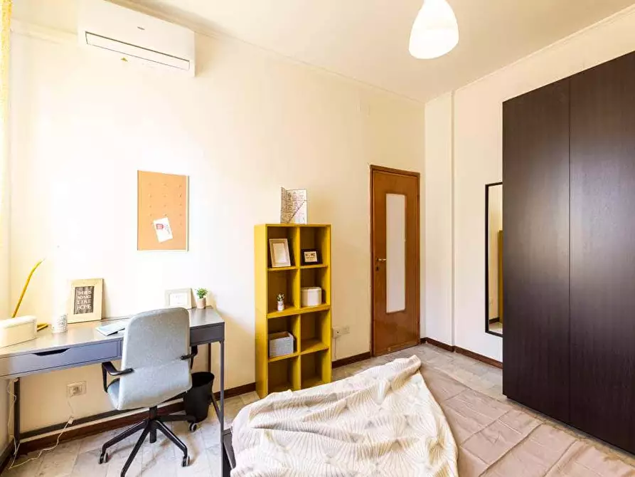 Immagine 9 di Camera in affitto  in Viale Lucania30 a Milano