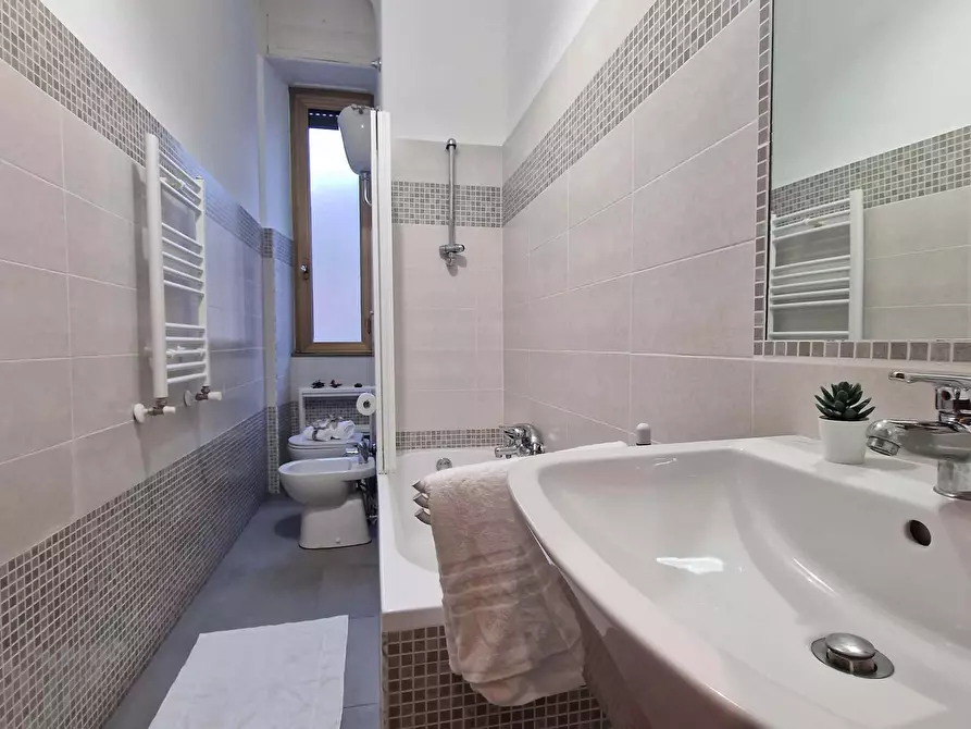 Immagine 27 di Camera in affitto  in Via Cerveteri13 a Roma