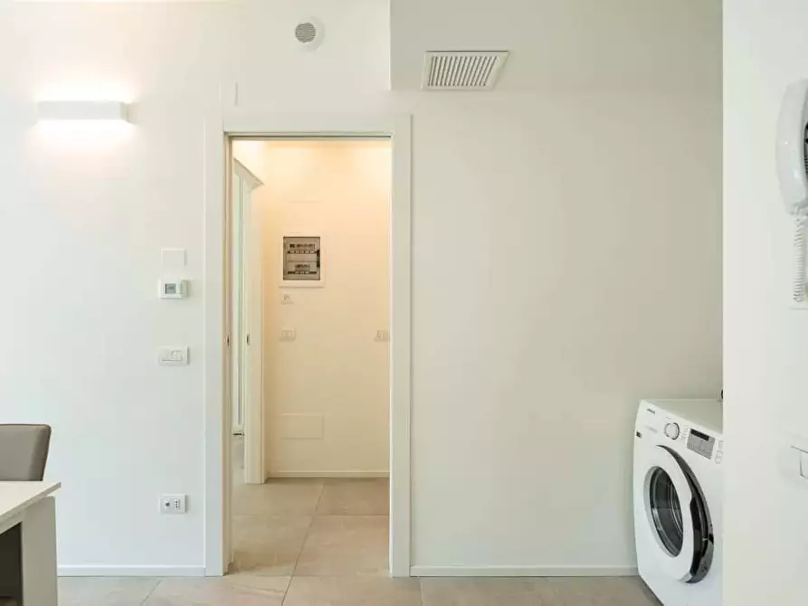 Immagine 45 di Appartamento in affitto  in Via Ippolito Rosellini2 a Milano