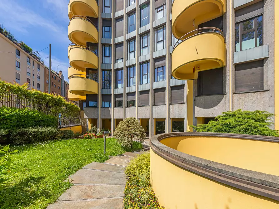 Immagine 13 di Appartamento in affitto  in Viale Elvezia12 a Milano
