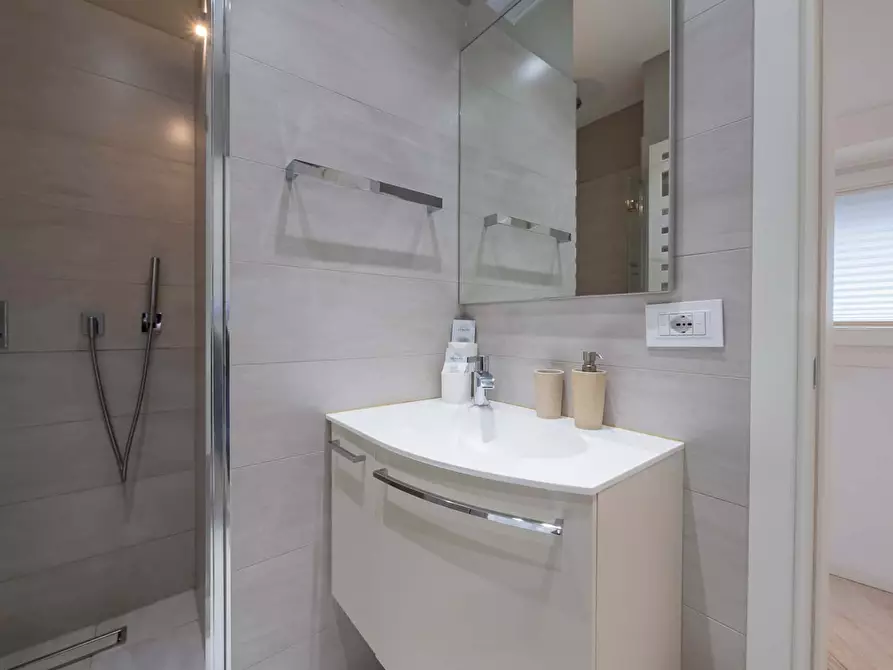 Immagine 22 di Appartamento in affitto  in Corso Europa10 a Milano