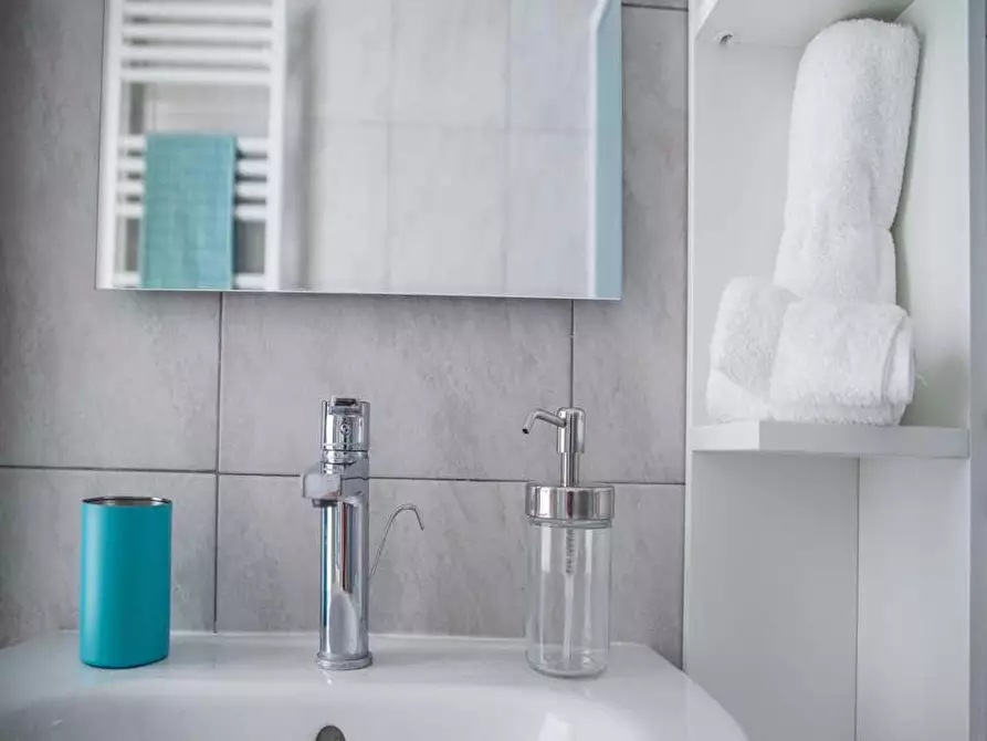 Immagine 18 di Camera in affitto  in Via Paolo Bassi25 a Milano