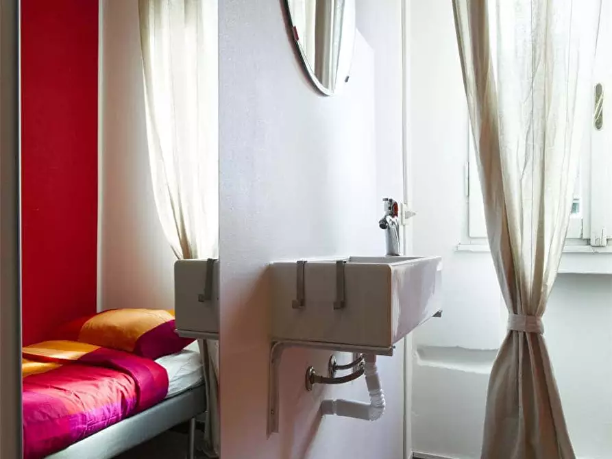 Immagine 3 di Camera in affitto  in Via Salvatore Barzilai1 a Milano