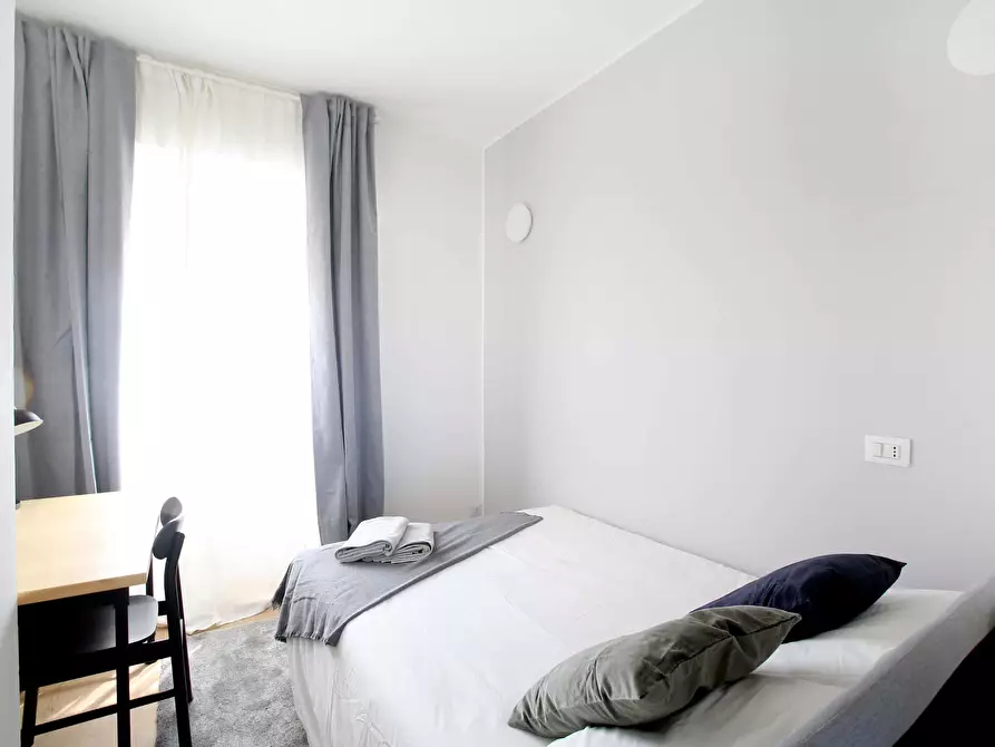 Immagine 2 di Camera in affitto  in Via Carlo Marx12 a Milano