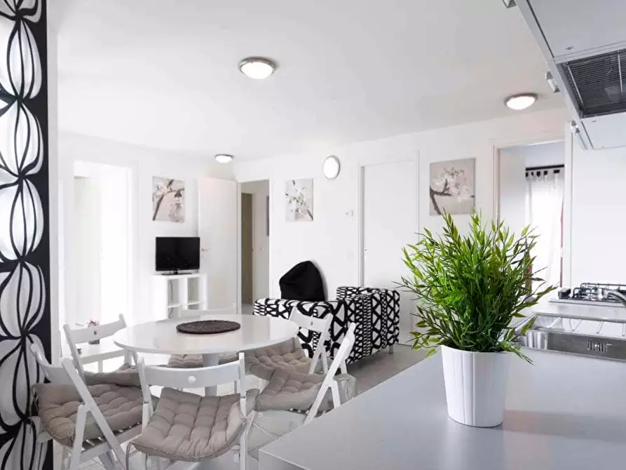 Immagine 42 di Camera in affitto  in Largo Cavalieri di Malta8 a Milano