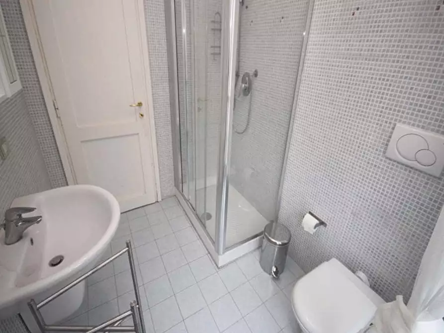 Immagine 26 di Camera in affitto  in Via Felice Bellotti11 a Milano