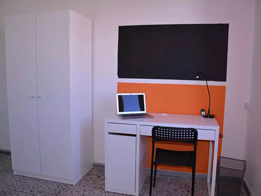 Immagine 3 di Camera in affitto  in Via Ingurtosu9 a Cagliari